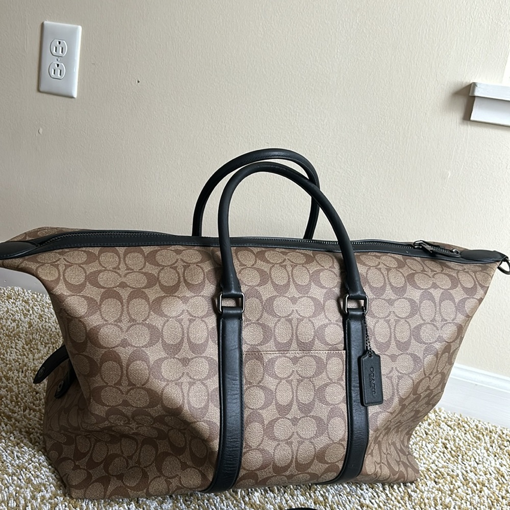 Coach - Picture 2 of 16